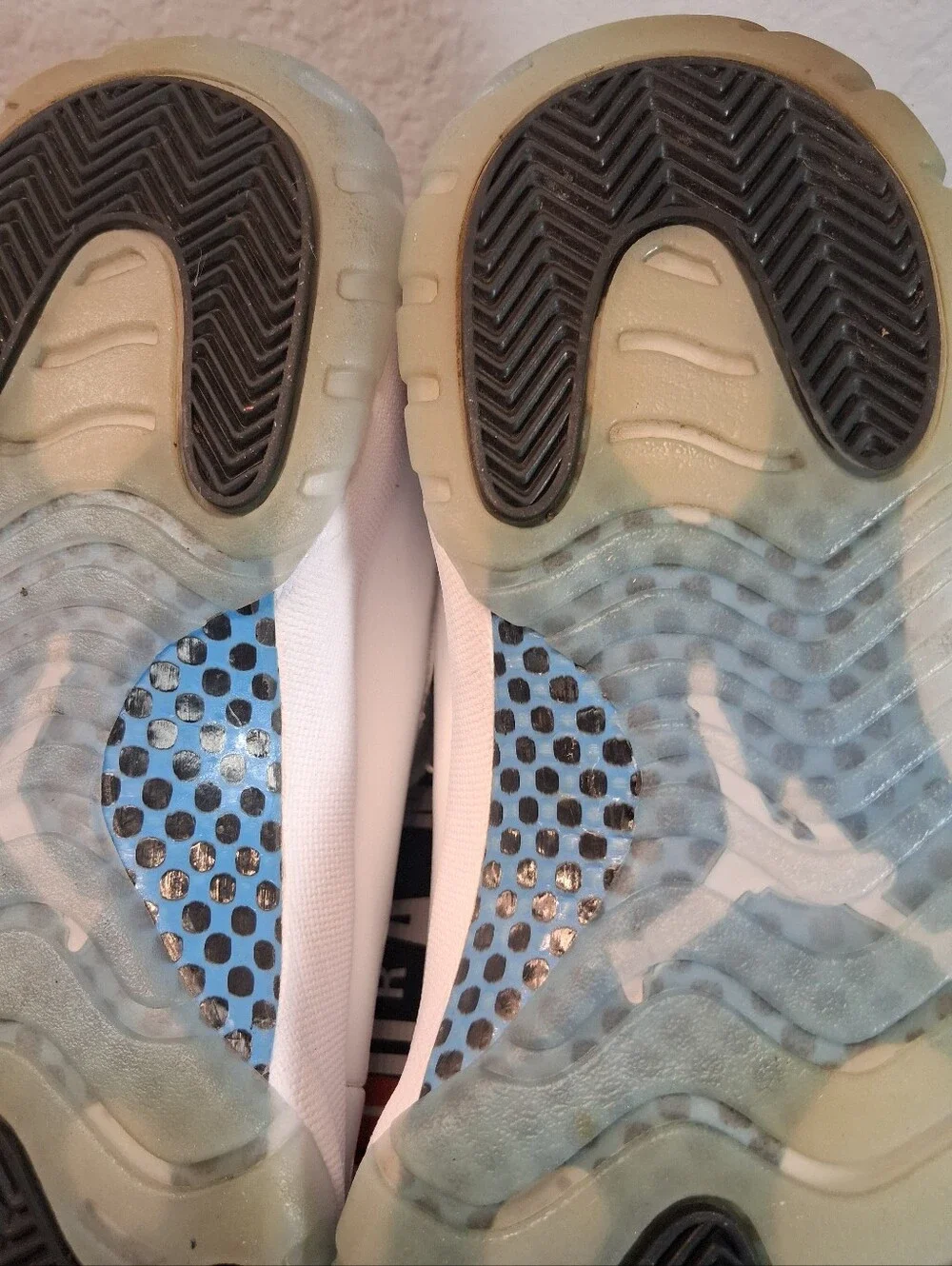 Jordan 11 Retro Legend Blue (2024)